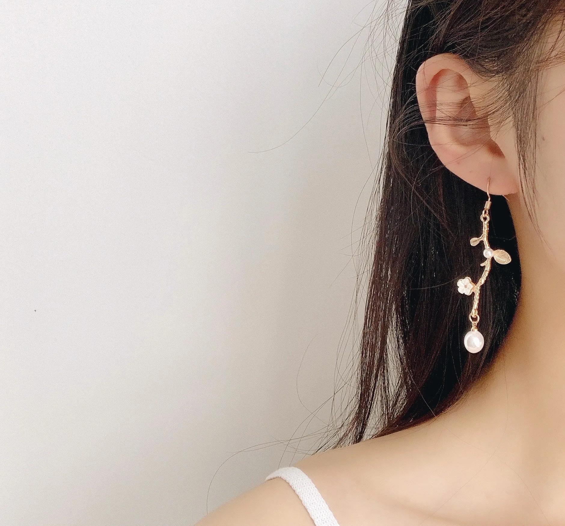 Flower Banquet Retro Baroque Pearl Gold Earrings