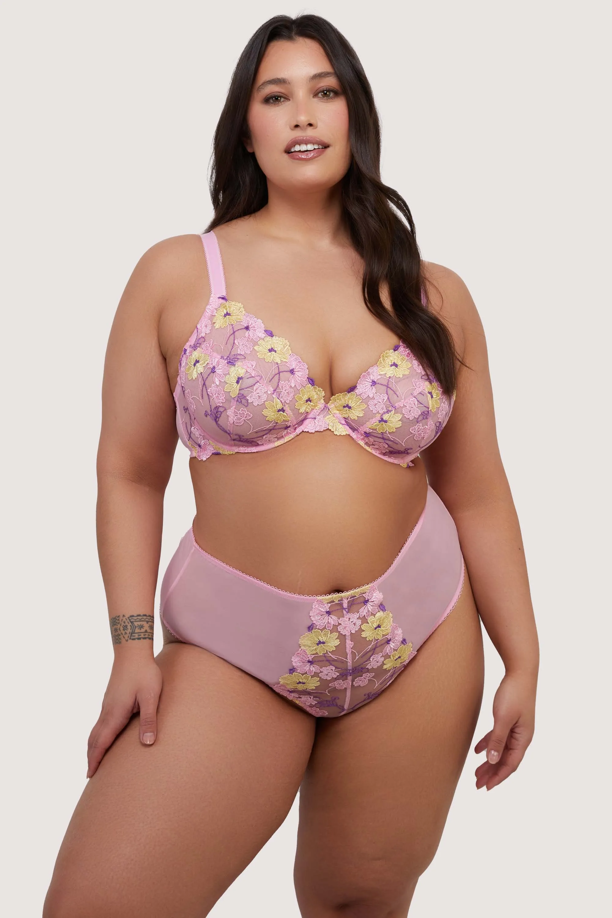 Luna Pastel Pink Embroidery Picot Elastic Plunge Bra