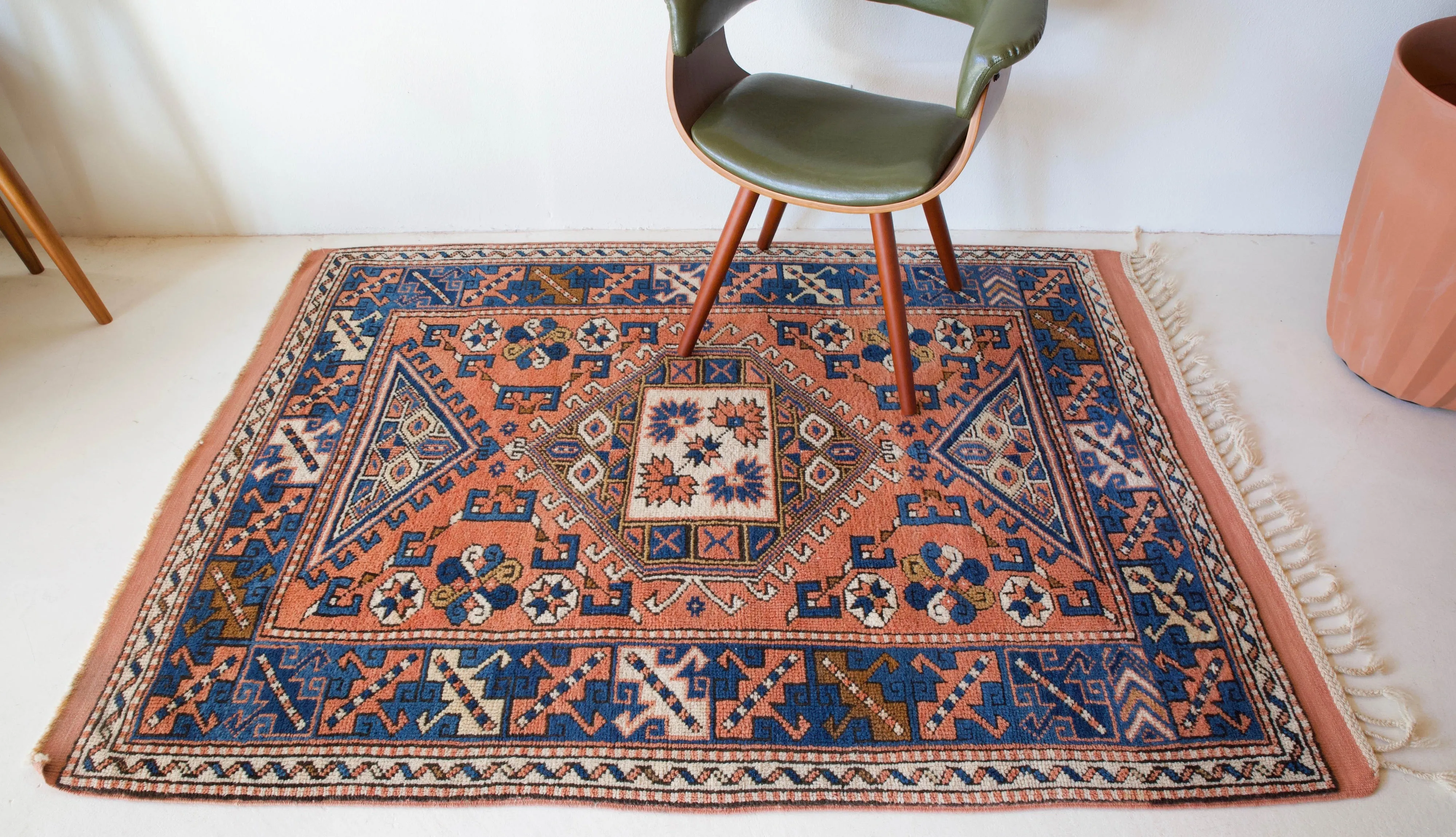 Vintage western Anatolian Rug 4'7"x6'8"