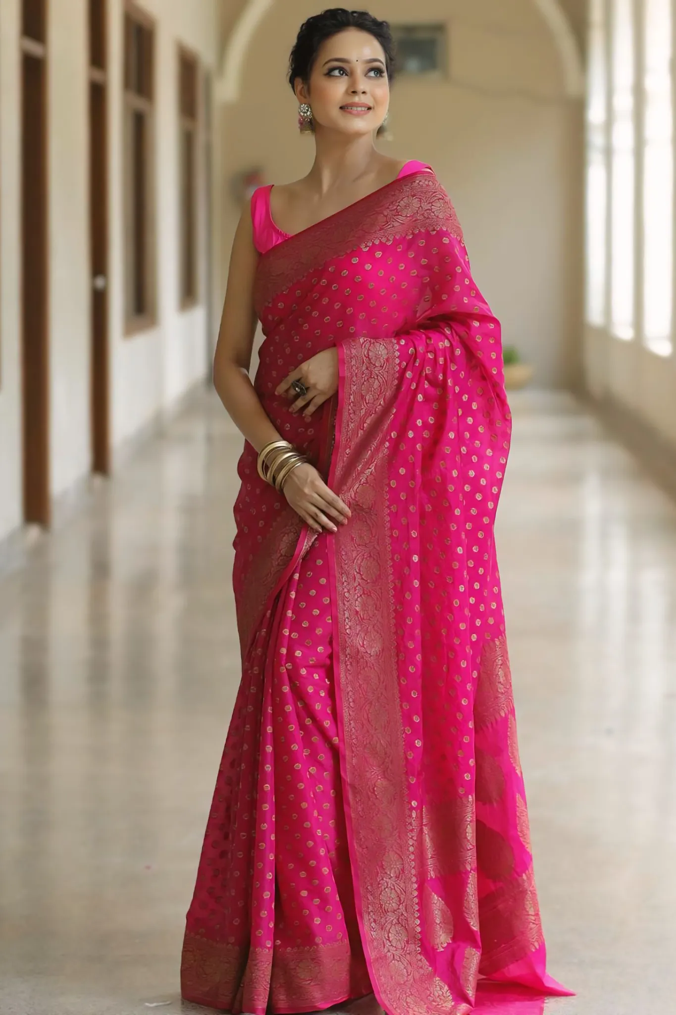 WOMAN BEAUTIFUL ZARI WORK PERFECT SILK SAREE